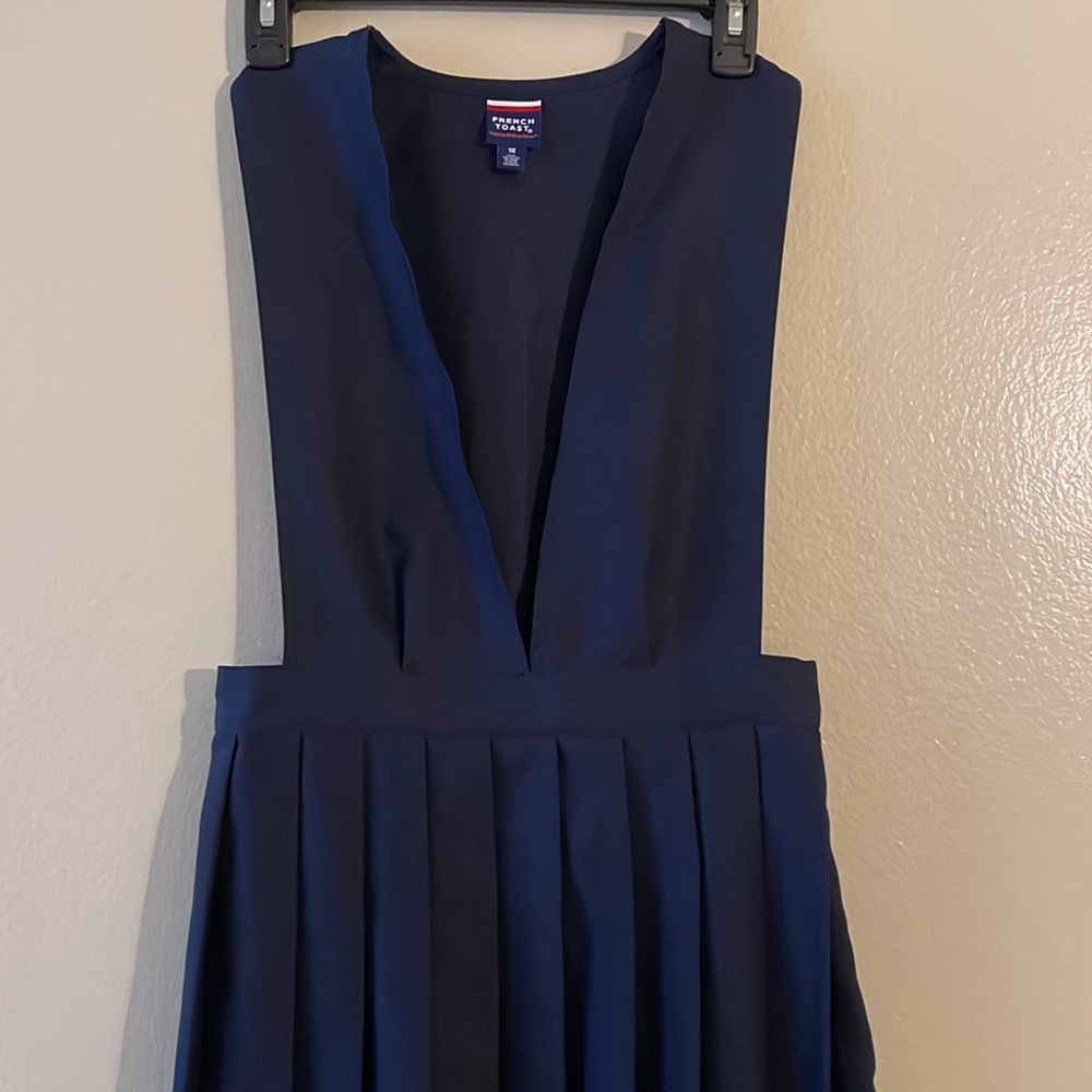Kids dress, color blue, size 16. Excellent condition. French toast pleated.